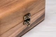 Компактная коробочка для наручных часов с персональными инициалами EcoWalnut Цельная шкатулка для 5 часов с деревянной крышкой - изображение 5