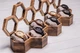 Органайзер коробочка в форме сот для часов с персонализацией EcoWalnut Сотовая шкатулка для 7 часов со стеклянной крышкой - изображение 7