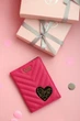 Обкладинка для паспорта Victoria's Secret рожева з сердечком - зображення 6