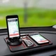 Протиковзкий автомобільний коврик на торпедо Optima з поворотним тримачем для телефону та ароматизатором Чорний з червоним (OP-HOL01) - зображення 2
