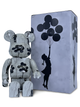 Статуэтка Bearbrick x Banksy x Flying Balloons Girl 400% 28 см Medicom Toy Девочка с воздушными шарами - изображение 7