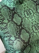 Женская топ кофточка со змеиным принтом гольф водолазка Honey Fashion Accessories XS/S зеленый (10-123) - изображение 6