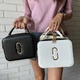 Стильная женская мини сумочка через плечо Marc Jacobs черная белая каркасная сумка для повседневного использов - изображение 4