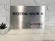 Табличка "Meeting room Vacant/Occupied" з повзунком на двері метал срібло 20 х 29 см - изображение 3