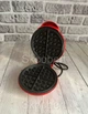 Электрическая мини вафельница DSP KC1176 550 Вт с антипригарным покрытием красная - изображение 1