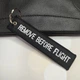 Тканевый брелок "Remove Before Flight", черный (Брел0159) - изображение 2