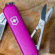 Складаний ніж-брелок VICTORINOX Classic Tasty Grape 7 функцій 4 см, нержавіюча сталь X50CrMoV15 - зображення 4