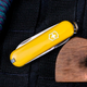 Складаний ніж-брелок VICTORINOX Classic Sunny Side 7 функцій 4 см, нержавіюча сталь X50CrMoV15 - зображення 10