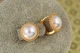 Серьги Xuping Jewelry Жемчуг с ажурным ободком 1,2 см золотистые - изображение 2