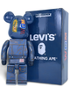 Статуэтка Bearbrick x BAPE x Levis 400% 28 см Medicom Toy Акула в костюме. - изображение 2
