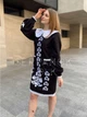 Эффектное черное платье вышиванка миди на льняной ткани «Бланка» платье с воротничком и с белой вышивкой аппликация 12695-42 (S) - изображение 1