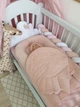Кокон з крилами Chickabiddy, гніздечко для новонароджених, 90х52 см, пудровий бавовняний велюр, позиціонер для малюка - зображення 1