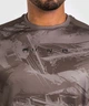 Тренировочная футболка Venum Electron 3.0 Dry-Tech T-shirt Sand (VENUM-04543-040-S) - изображение 4
