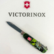 Ніж Victorinox Huntsman Zodiac 91мм/15функ/Зелений дерев'яний дракон/різнокольоровий - зображення 12