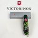 Ніж Victorinox Huntsman Zodiac 91мм/15функ/Зелений дерев'яний дракон/різнокольоровий - зображення 13