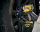 Гайковерт ударный акумуляторный DeWalt с АКБ и ЗУ DCF903P1 - изображение 2