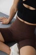Спортивные женские удлиненные шорты Hot с двойным пуш-ап эффектом и утяжкой для фитнеса, йоги XS-S Коричневые (MS10000HS) - изображение 8