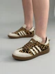 Кеды женские ShoesBand Кожаные молочные с текстильной вставкой леопардового цвета 38 (24 см) (S94221) - изображение 1