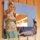 Зеркало с рисунком "Молодость. Фотореализм" стильное украшение интерьера для спальни, кафе, офиса - изображение 1