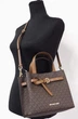 Сумка женская Michael Kors Emilia Small Logo Satchel коричневая - изображение 3