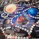 Настольная игра "Исследование Солнечной системы" 120х180см + кубики и фишки - изображение 3