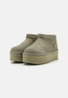 Женские угги UGG Classic Ultra Mini Platform Shaded Clover Серый 36 1135092 - изображение 2
