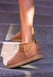 Женские угги UGG Classic Ultra Mini Chestnut Коричневый 38 1116109 - изображение 6