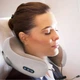 Вибромассажная дорожная подушка, тревел подушка-массажер U-Shaped Massage Pillow, массажная подушка для шеи с USB зарядкой, серый с коричневым - изображение 11