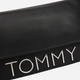 Torebka crossbody damska Tommy Jeans AW0AW16258-BDS Czarna (8720636879949) - obraz 3