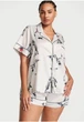 Пижама сатиновая Victoria's Secret Victoria's Secret Satin Short Pajama Set белая с пингвинами M - изображение 1
