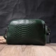 Женская кожаная сумка Vintage 19х12х7 см зеленая на два отделения с тиснением под змею 60721 - изображение 14