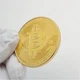 Сувенірна колекційна монета Біткоїн (Bitcoin) BTC, подарунок, сувенір, монета Bitcoin, у спеціальному мішечку - зображення 3