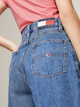 Krótkie spodenki damskie jeansowe Tommy Jeans DW0DW17646-1A5 24/NI Niebieski (8720646696529) - obraz 5