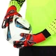 Перчатки вратарские юниорские Joma HUNTER 401477-601 (неопрен, латекс, р-р 8, красный-черный) - изображение 4
