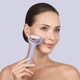 Електронний ролер для обличчя та тіла з мікроголками GESKE MicroNeedle Face&Body Roller 8в1 purple - зображення 2