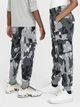 Детские теплые спортивные штаны на флисе Nike K Nsw Club Flc Cargo Pant Camo FZ5491-084 128-137 см Серо-дымчатый/Белый (197596178227) - изображение 6