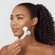 Электронный ультразвуковой ролик для лица GESKE Sonic Facial Roller 4в1 white - изображение 2