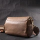 Женская кожаная сумка Vintage бежевая 20,5x13x9,5 см с оригинальным ремнем через плечо 60816 - изображение 9