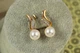 Сережки Xuping Jewelry подих з перлиною 2,1 см золотисті - зображення 1