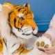 Гигантский плюшевый тигр 183 см Melissa&Doug MD12103 - изображение 2
