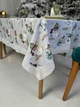 Скатерть водоотталкивающая с кружевом новогодняя Delux Textil Снеговики и кормушки 140 х 110 см (367977) - изображение 3