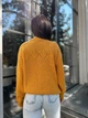 Женский классический свитер оранжевого цвета 30188 One Size - изображение 4