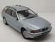 Модель автомобіля BMW 5-series (E39) Touring Artic Silver by Triple9, Scale 1:18 - зображення 4