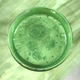 Лак декоративный перламутровый Tricolor акриловый Malachite 450 мл. - изображение 3