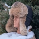 Шапка ушанка из натурального меха кроля коричневого цвета 55-56 - изображение 4