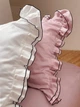 Наволочка Cozy з Рюшами 40x60 см Молочна з чорним кантом - изображение 2