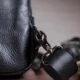 Чоловіча шкіряна сумка через плече з натуральної шкіри Vintage вертикальна компактна чорна 59111 - зображення 12