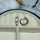 Сережки Xuping Jewelry сердечки с белым цирконом из медицинского сплава родий 14х5 мм XCP-141 - изображение 2