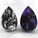 Набор спонжей косметических для макияжа Soft Moments 6 см Marble чёрно-белый (капля) и чёрно-фиолетовый (срез) 2 шт. - изображение 1