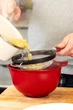 Сито KitchenAid Coreline 18 см Красное (KAG161OHERE) - изображение 5